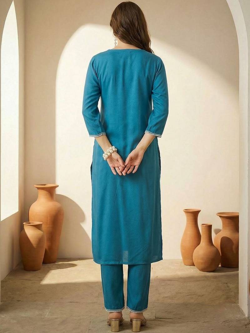 Women Floral Embroidered Regular Thread Work Kurta with Trousers