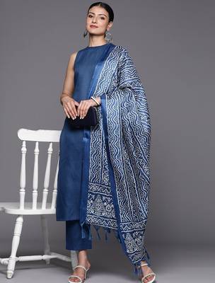 Blue Sleeveless Halter Neck Straight Republic Day Kurta with Trouser & Bandhani Printed Dupatta 1