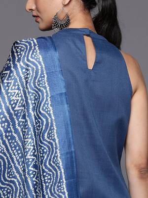 Blue Sleeveless Halter Neck Straight Republic Day Kurta with Trouser & Bandhani Printed Dupatta 7