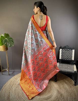 grey tissue silk blend kanjeevaram zari woven saree with unstitched blouse piece. 4