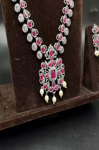 Handmade indian pearl necklace set: red stone antique party jewelry
