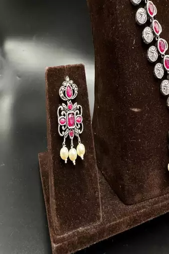 Handmade indian pearl necklace set: red stone antique party jewelry