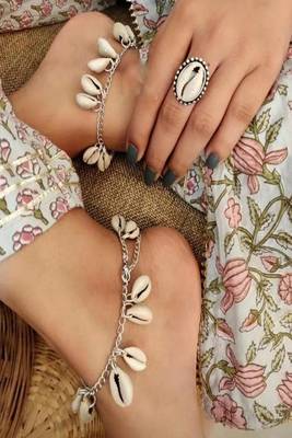 Cowrie shell anklet | boho beach ankle bracelet for women 2
