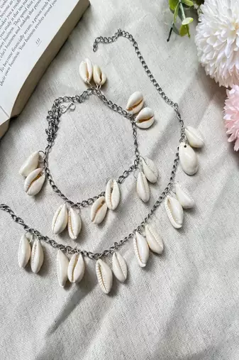 Cowrie shell anklet | boho beach ankle bracelet for women