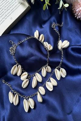 Cowrie shell anklet | boho beach ankle bracelet for women 4