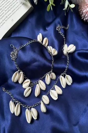 Cowrie shell anklet | boho beach ankle bracelet for women