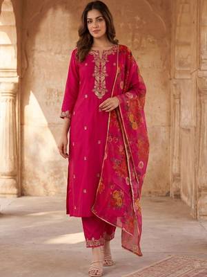 Women Floral Embroidered Regular Kurta with Trousers & With Dupatta 1