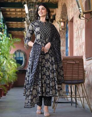 Black Floral Printed  Cotton Anarkali Kurta With Trousers & Dupatta 5