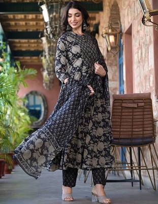 Black Floral Printed  Cotton Anarkali Kurta With Trousers & Dupatta 6