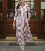 Women Printed Regular Kurta with Trousers