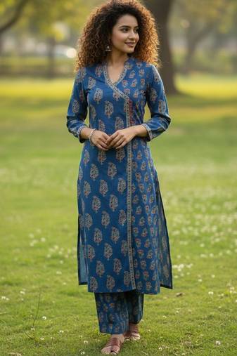 Women Ethnic Motifs Printed Angrakha  Cotton Kurta with Trousers