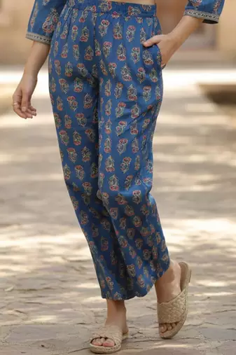 Women Ethnic Motifs Printed Angrakha Pure Cotton Kurta with Trousers