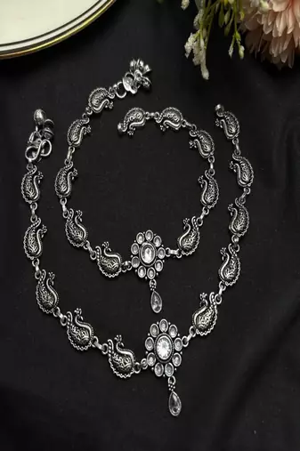 Boho oxidized silver anklet, indian peacock payal, white crystal flower foot jewelry