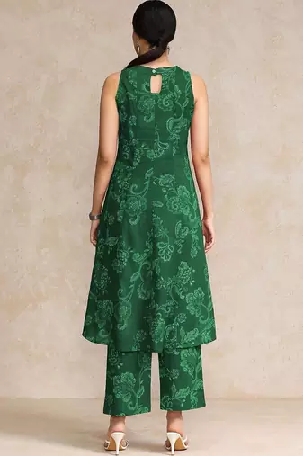 Ethnic Motifs Printed Halter Neck Sleeveless Anarkali Kurta With Trousers