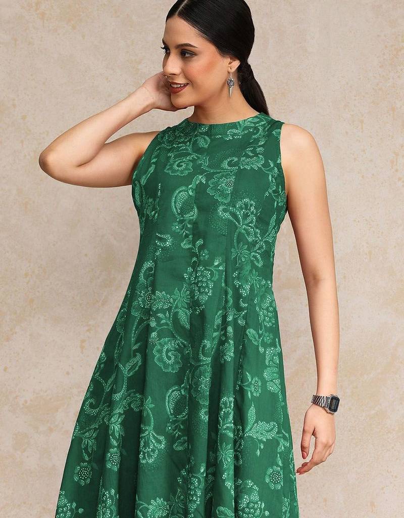 Ethnic Motifs Printed Halter Neck Sleeveless Anarkali Kurta With Trousers