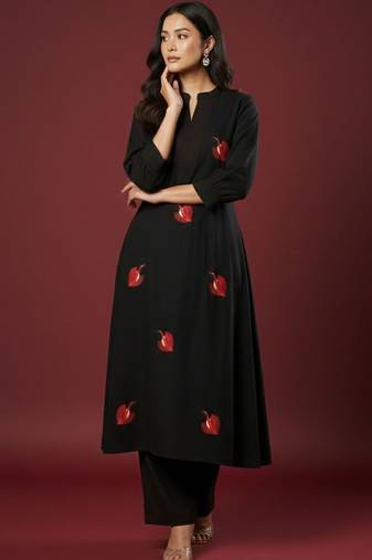 Women Ethnic Motifs Embroidered Regular Thread Work Kurta with Trousers