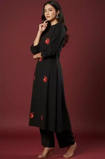 Women Ethnic Motifs Embroidered Regular Thread Work Kurta with Trousers