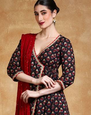 Women V-Neck Floral Printed Angrakha Kurta with Trousers & Dupatta 2