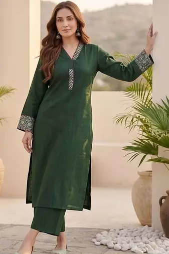 Women Ethnic Motifs Embroidered Regular Thread Work Kurta with Trousers