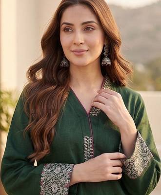 Women Ethnic Motifs Embroidered Regular Thread Work Kurta with Trousers 2