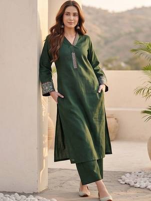 Women Ethnic Motifs Embroidered Regular Thread Work Kurta with Trousers 5