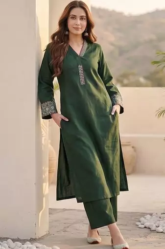 Women Ethnic Motifs Embroidered Regular Thread Work Kurta with Trousers