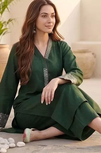 Women Ethnic Motifs Embroidered Regular Thread Work Kurta with Trousers