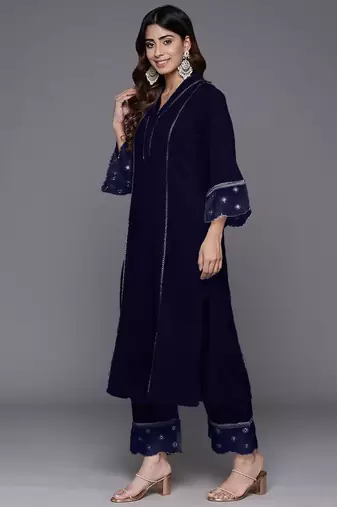 Women Solid Kurta with Trousers