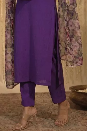 Women Floral Regular Gotta Patti Kurta with Trousers & With Dupatta