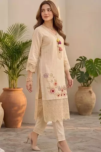 Women Floral Embroidered Regular Thread Work Pure Cotton Kurta with Trousers & With Dupatta