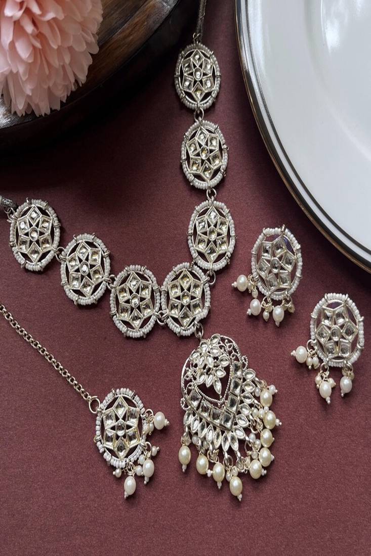 Kundan choker set: indian bridal jewelry with pearls