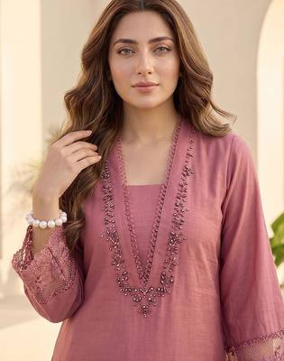 Women Ethnic Motifs Embroidered Regular Thread Work Kurta with Trousers 2