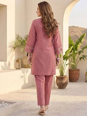 Women Ethnic Motifs Embroidered Regular Thread Work Kurta with Trousers 5