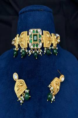 Emerald green kundan choker set | gold indian bridal jewelry 3