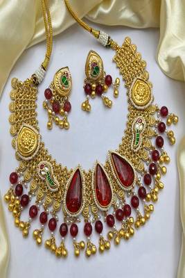Antique gold kundan choker necklace set with ruby red stones 4
