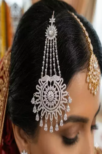 Silver-finished bridal passa  zircon studded jhumar hair jewelry for weddings