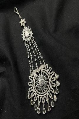 Silver-finished bridal passa  zircon studded jhumar hair jewelry for weddings 3