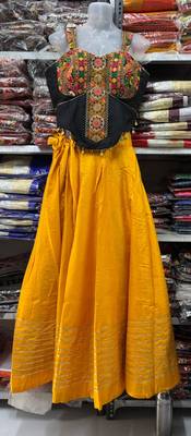 Yellow Rayon Navratri Lehenga Choli | Garba & Dandiya Outfit with Black Embroidery Sleeveless Sweetheart Neckline 2