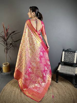 beige kanjeevaram silk blend zari woven saree with unstitched blouse piece. 5