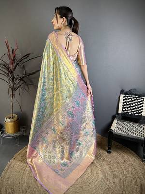 green kanjeevaram silk blend zari woven saree with unstitched blouse piece. 5