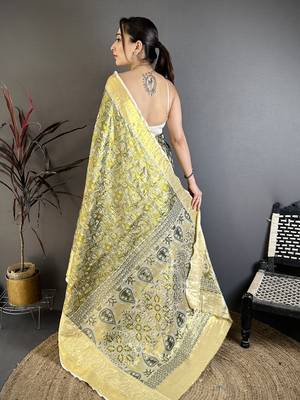 olive kanjeevaram silk blend zari woven saree with unstitched blouse piece. 4