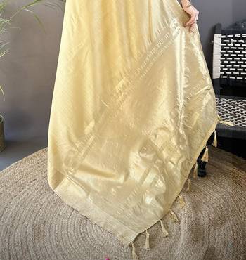 beige soft cotton blend zari checks saree with unstitched blouse piece. 5