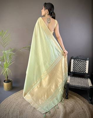 pista soft cotton blend zari checks saree with unstitched blouse piece. 4