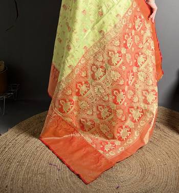 green kanjeevaram silk blend zari woven saree with unstitched blouse piece. 5