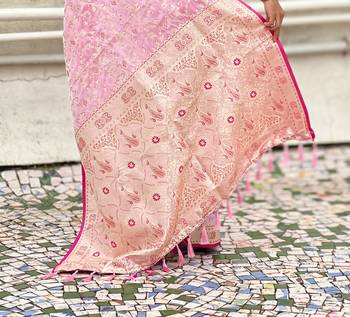 pink satin silk blend banarasi zari woven saree with unstitched blouse piece. 5