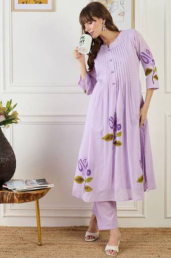 Women Floral Printed Cotton A-Line Kurta with Trousers