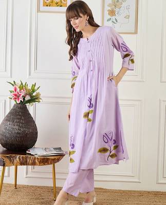 Women Floral Printed Cotton A-Line Kurta with Trousers 5