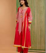 Women Printed Panelled Kurta with Trousers