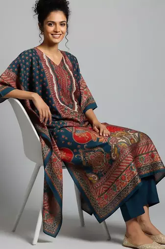 Women Ethnic Motifs Printed Regular Kurta with Trousers