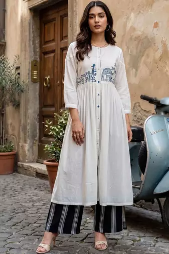 Women Ethnic Motifs Embroidered Empire Thread Work Kurta with Palazzos